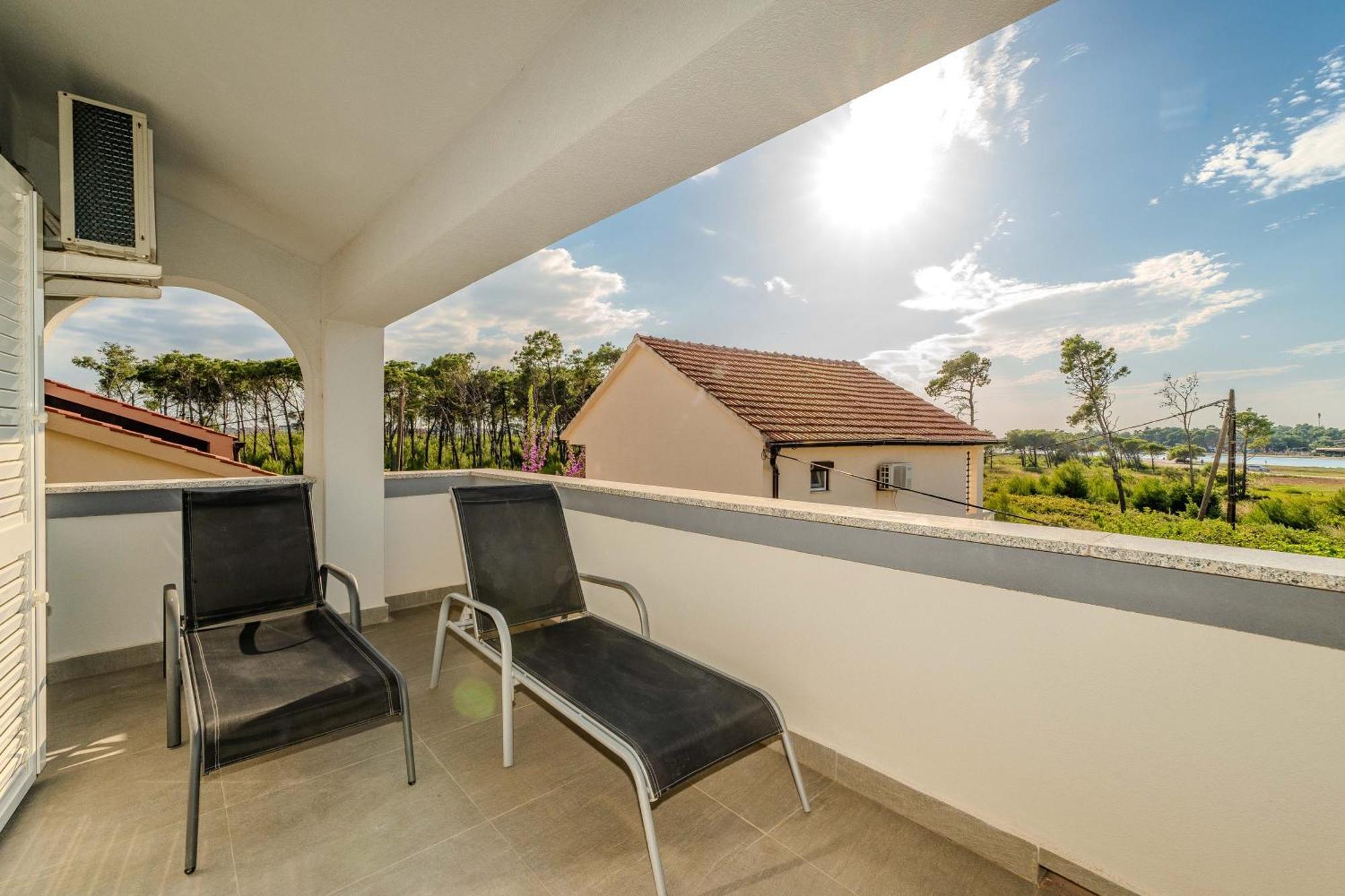 Apartments Dalmatia (Adults Only) ปริฟลากา ภายนอก รูปภาพ